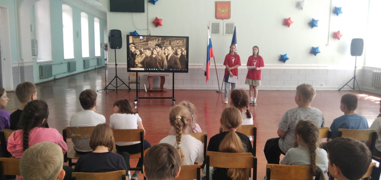 21 июня в летнем лагере прошли мероприятия, посвященные Дню памяти и скорби.
