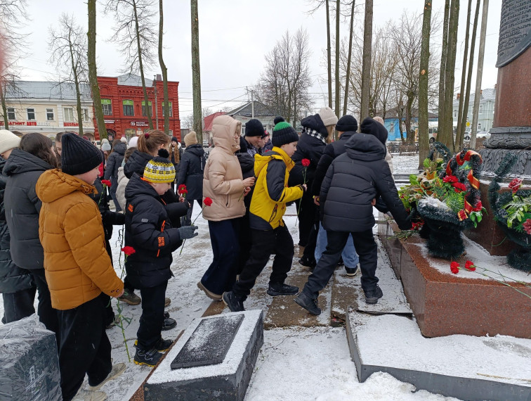 Сегодня состоялся митинг, посвященный памяти воинов, погибших в боях за оборону Сталинграда.