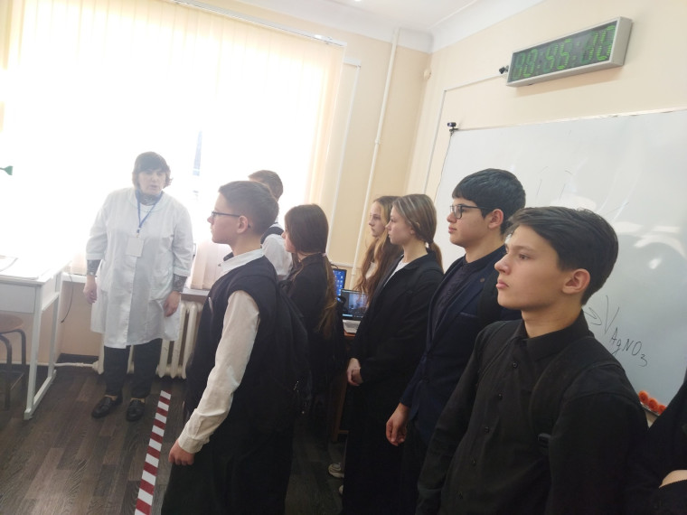 Сегодня наши лицеисты посетили конкурс "Профессионалы".